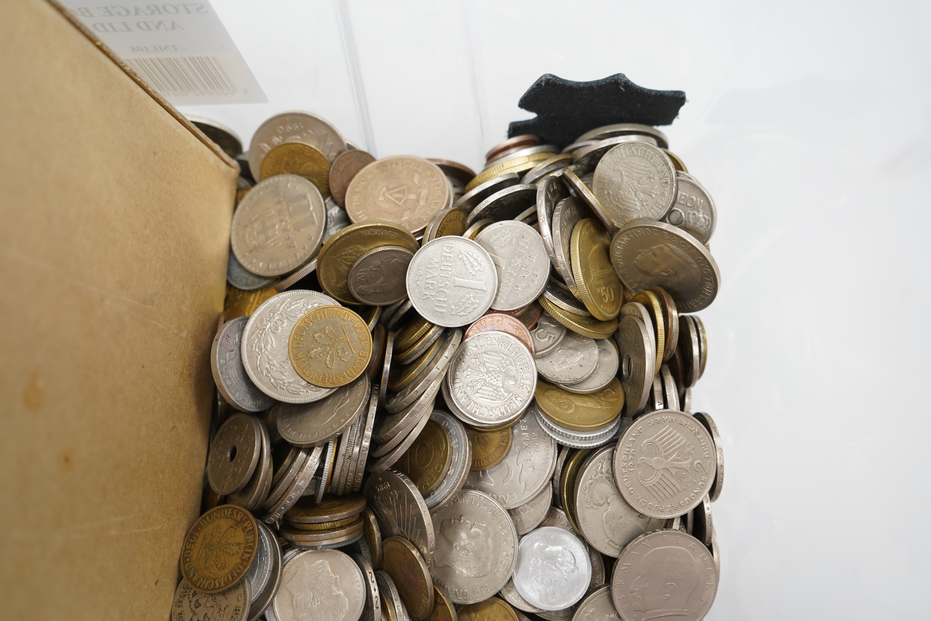 A collection of mixed coinage